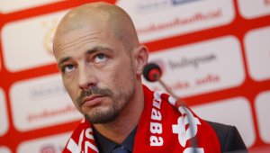 Лично Ганчев представил Ел Маестро пред играчите