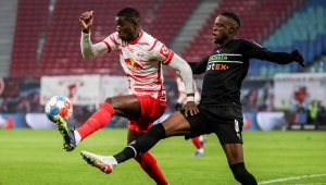 Юве продължава с трансферите