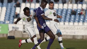 Продавач на улицата ще вкарва за Левски