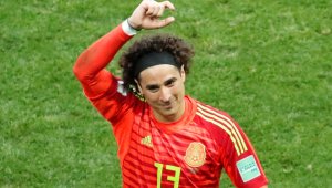 Очоа се натиска на Наполи 