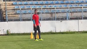 Бивш на ЦСКА ще пази за новака в елита