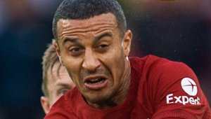 Какво се случва? Тиаго Алкантара заряза Барса