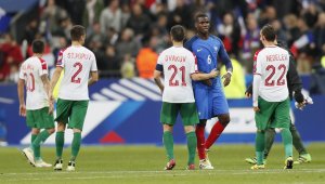 България играе с Франция на "Парк де Пренс"?