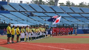 Състезанията в Токио започнаха: Япония размаза Австралия на софтбол