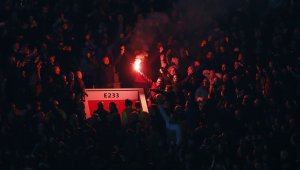 Бой и арести помрачиха Юнайтед &ndash; Ливърпул 