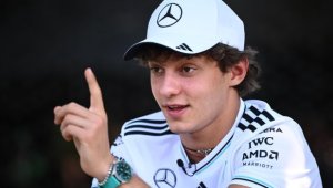 Талант от Формула 1 глези гаджето на Санторини + СНИМКИ