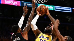 Най-после: След 3 години Лейкърс взе дербито на Лос Анджелис