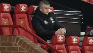 Проблем на "Олд Трафорд"! Трио на Юнайтед виси за Ливърпул