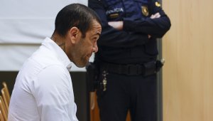 Дани Алвеш излезе от затвора и побърка комшиите с луд купон