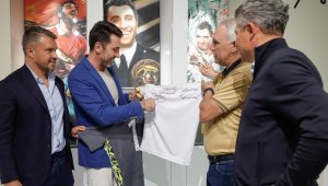 Президентът на БФС изпрати специален подарък на легендарния Буфон