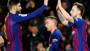 Ракитич тропна по масата: Няма да мърдам от Барса