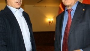 Скандал във волейбола, не пускат Радо Стойчев в залата
