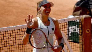 Полуфинал! Бразилка прави фурор на Ролан Гарос, би шута на Жабер
