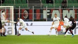 Милан излъга Емполи и продължава похода си към титлата