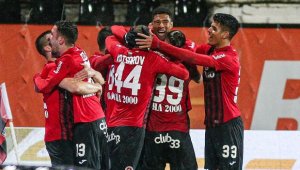 Локо Сф би шута на крило