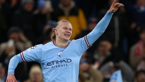 Байерн трепери, головата машина Халанд тренира