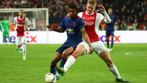 Тотнъм иска сензация на Аякс