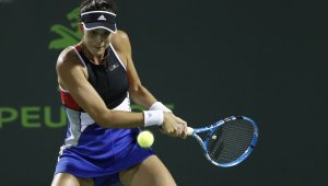 Мугуруса, Азаренка и Кербер продължават без грешка в Маями