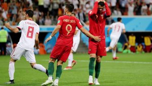 Роналдо профука дузпа и му спестиха червен картон, Португалия остана зад Испания + ВИДЕО