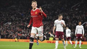 С много късмет Юнайтед изхвърли Астън Вила от ФА Къп