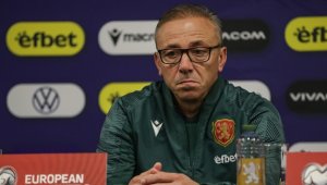 Илиев прави принудителни промени за реванша с Ейре