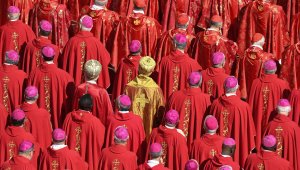 Пуснаха фентъзи игра за избора на нов Папа