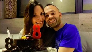 Любовта с фризьорка вдъхновява Андрес Иниеста