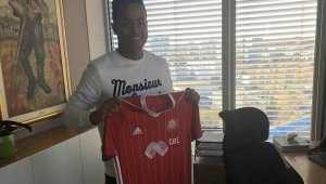 ОФИЦИАЛНО: ЦСКА подписа с холандско крило + СНИМКИ