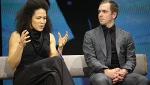 Световен шампион от 2014 година плюе по Маншафта