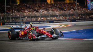 Люис Хамилтън загуби едно място заради наказание