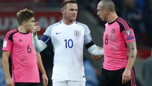 И Руни се контузи преди Испания