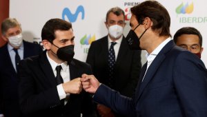 Касияс отвръща на удара