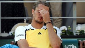 Хуркач изхвърли Зверев на полуфинал в Хале 