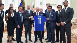 Хубавица натопи Рио Фърдинанд: Обра Путин в Кремъл! + СНИМКИ