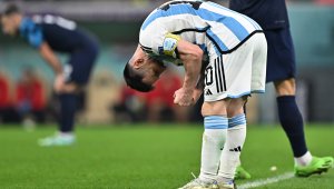 Меси не е извънземен, играе като 20-годишен