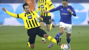 Ако спъне Байерн: В Дортмунд на колене пред Шалке