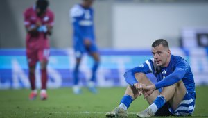 Пропадането продължава! "Сини" играчи попиляха Левски насред "Герена"