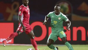 Садио Мане профука дузпа, но след това набута два гола