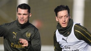 Йозил и Джака ще са под въпрос за Ливърпул до последно