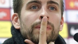 Пике притеснен от атаката на Бенфика