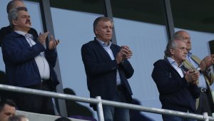 Наско Сираков не издържа, тръгна си преди края на Лудогорец – Левски + ВИДЕО