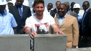 Бисери на седмицата: Меси прилича на излязъл от зоологическата градина