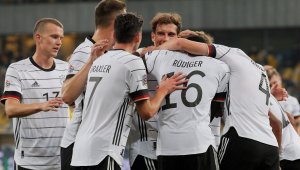 Германците счупиха каръка в Киев