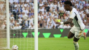 Балерина скочи в леглото на звездата на Реал Мадрид