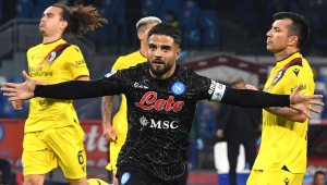 Наполи с нова победа в Италия