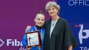 Стилияна Николова стана третият носител на приз "Мария Гигова"