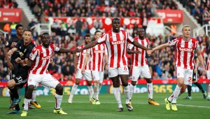 Стоук даде нов договор на Маме 