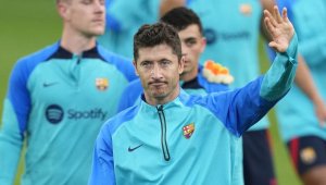 Барса бие шута на "старчето" Левандовски?