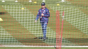 В мрежата на изолацията: Ханзи Флик тъжи за внуците