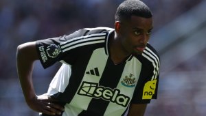 Еди Хау за Исак: Не можем да се държим, все едно нищо не е станало